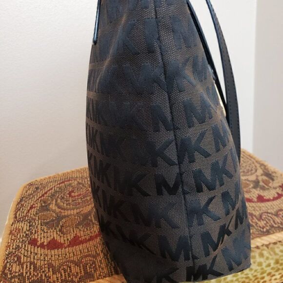 Michael Kors Canvas Signature Tote Bag - Picture 4 of 12